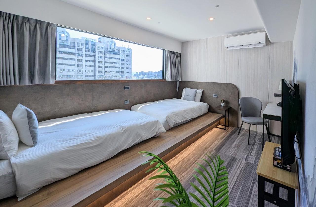 K Hotel - Yizhong Taichung Esterno foto
